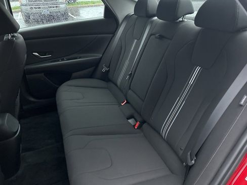 Certified 2025 Hyundai Elantra SEL image 10