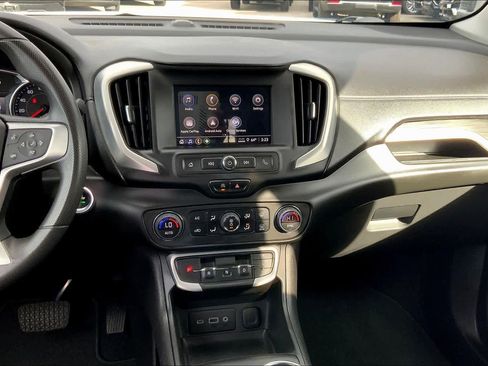Certified 2022 GMC Terrain SLE w/ Driver Convenience Package image 5
