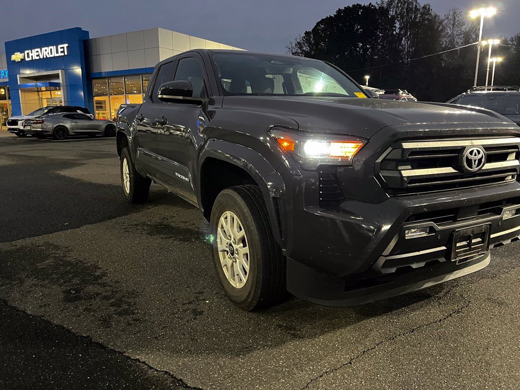 Used 2024 Toyota Tacoma SR5 AWD/4WD image 3