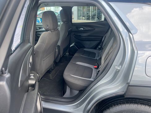 Used 2023 Chevrolet TrailBlazer LT w/ Convenience Package FWD image 8