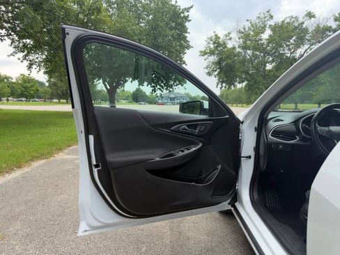 Used 2021 Chevrolet Malibu RS FWD image 20