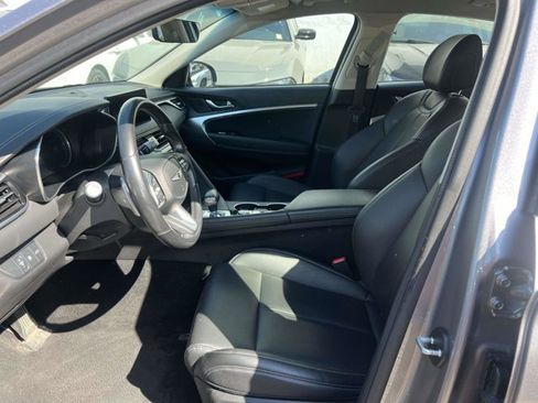 Used 2025 Genesis G70 2.5T AWD/4WD image 14