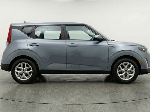 Used 2025 Kia Soul LX w/ LX Technology Package image 11