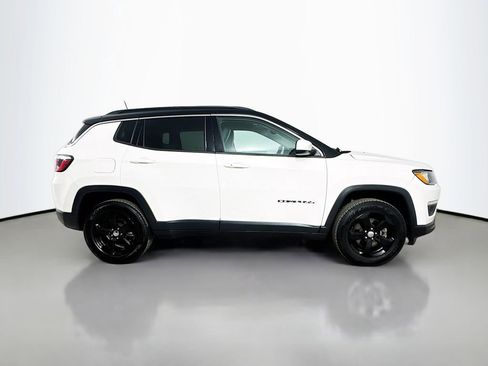 Used 2019 Jeep Compass Latitude w/ Popular Equipment Group AWD/4WD image 9