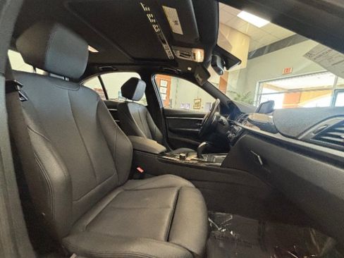 Used 2018 BMW 330i Sedan RWD image 10