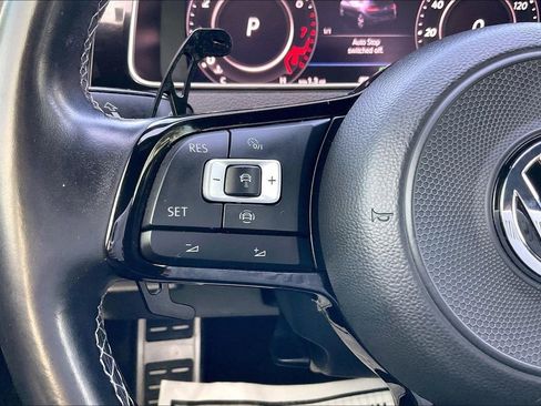 Used 2019 Volkswagen Golf R 4-Door AWD/4WD image 18