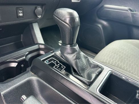 Used 2019 Toyota Tacoma SR RWD image 23