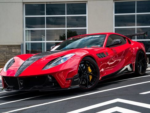 Used 2020 Ferrari 812 Superfast RWD image 3
