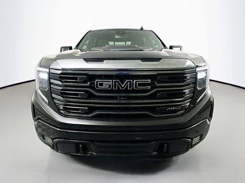 Used 2023 GMC Sierra 1500 AT4 w/ AT4 Preferred Package AWD/4WD image 2