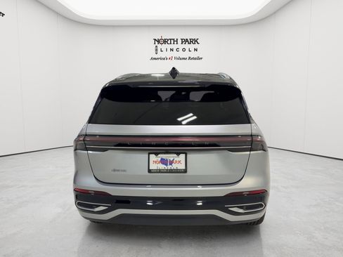 Used 2024 Lincoln Nautilus Black Label AWD/4WD image 4