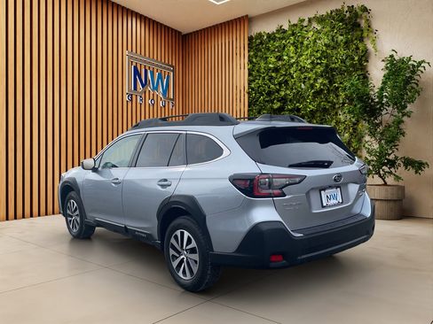 Used 2025 Subaru Outback Premium w/ Popular Package #1A image 28