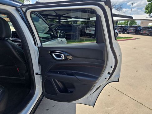Used 2025 Jeep Compass Trailhawk AWD/4WD image 13