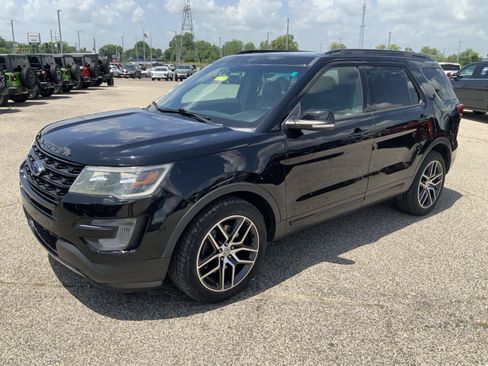 Used 2016 Ford Explorer Sport w/ Equipment Group 401A AWD/4WD image 4