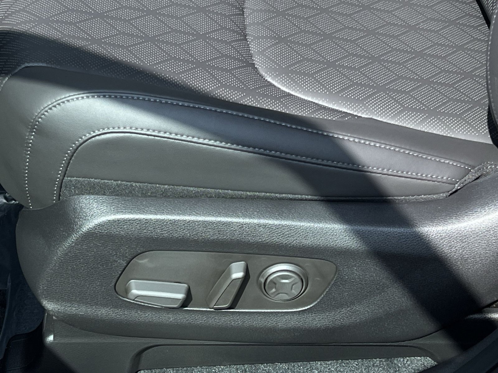 New 2027 Kia Carnival FWD image 19