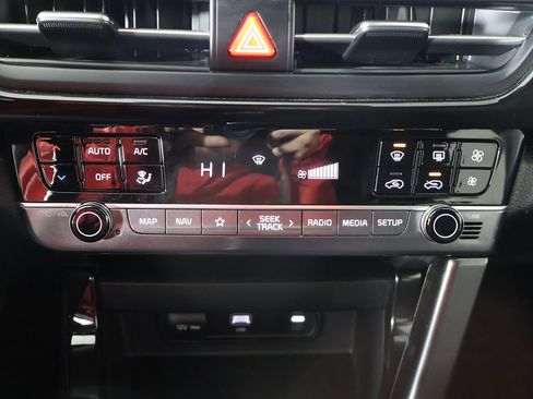 Used 2025 Kia Seltos S image 42