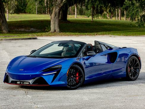 New 2025 McLaren Artura Spider image 2