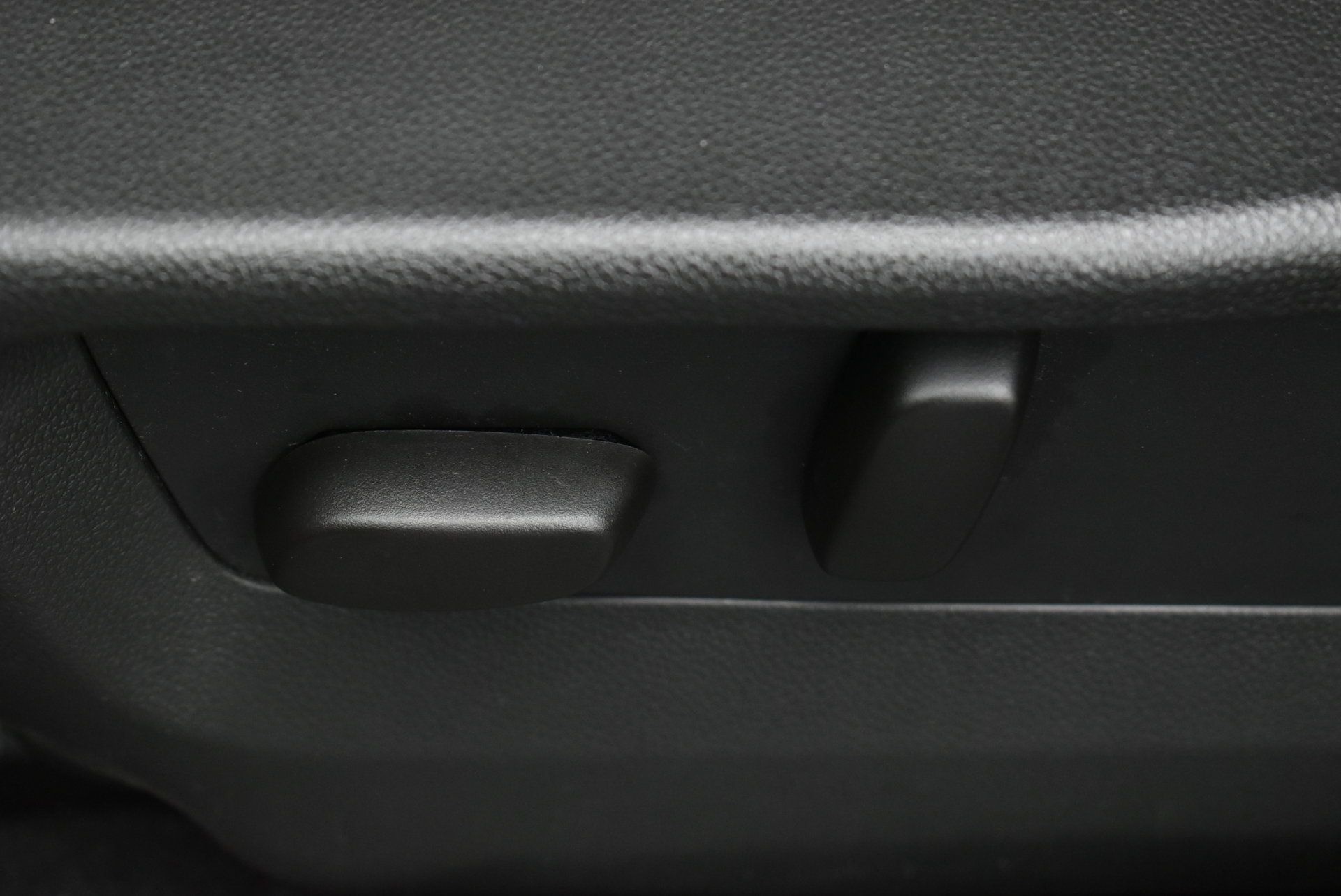Used 2023 Buick Envision Essence AWD/4WD image 14