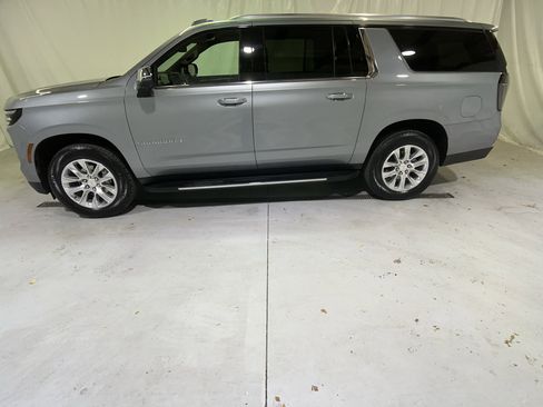 Certified 2025 Chevrolet Suburban Premier image 7