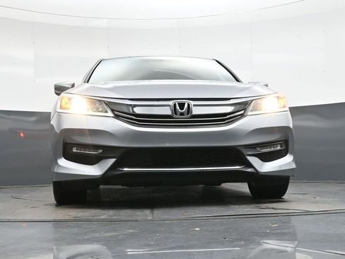 Used 2017 Honda Accord Sport image 40