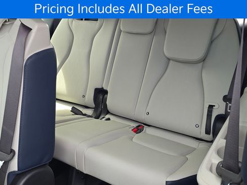 New 2026 Kia Carnival EX FWD image 10