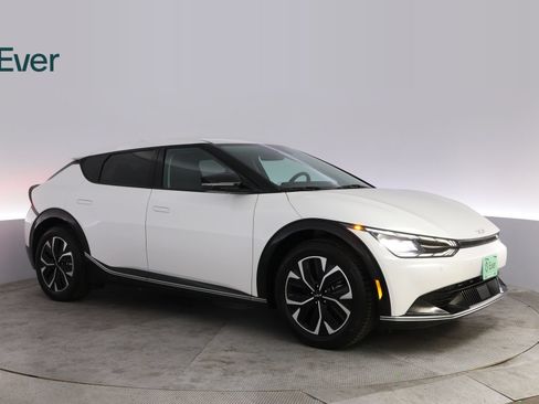 Used 2022 Kia EV6 Wind RWD image 14