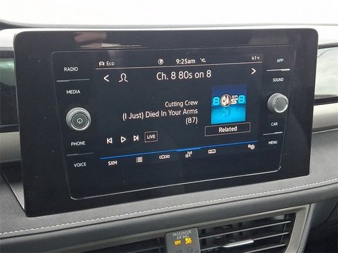 Certified 2025 Volkswagen Taos SE image 17