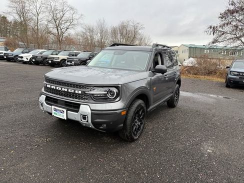 Used 2025 Ford Bronco Sport Badlands image 14