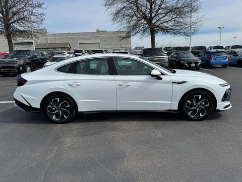 Certified 2025 Hyundai Sonata SEL FWD image 2