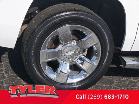 Used 2019 Chevrolet Suburban LT w/ LT Signature Package AWD/4WD image 48