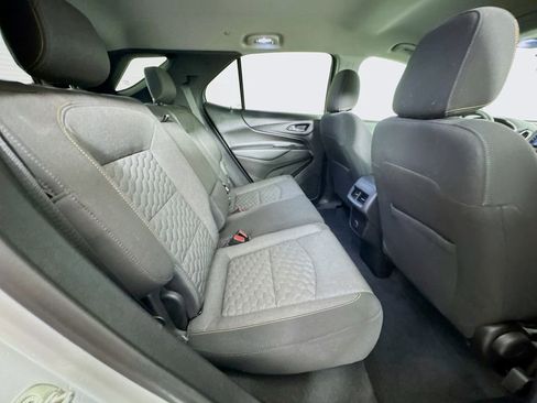 Used 2018 Chevrolet Equinox LT image 32