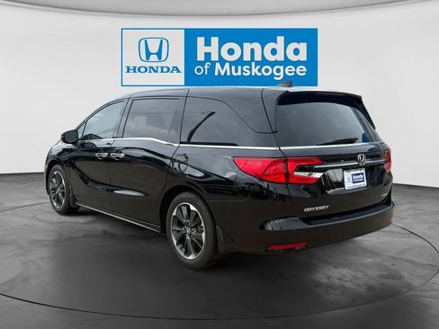 Used 2024 Honda Odyssey Elite image 4