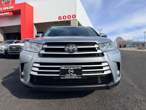 Used 2019 Toyota Highlander XLE image 28