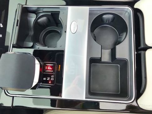 Used 2022 Land Rover Range Rover Velar R-Dynamic S image 50