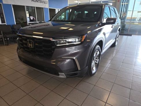 Used 2023 Honda Pilot EX-L image 4