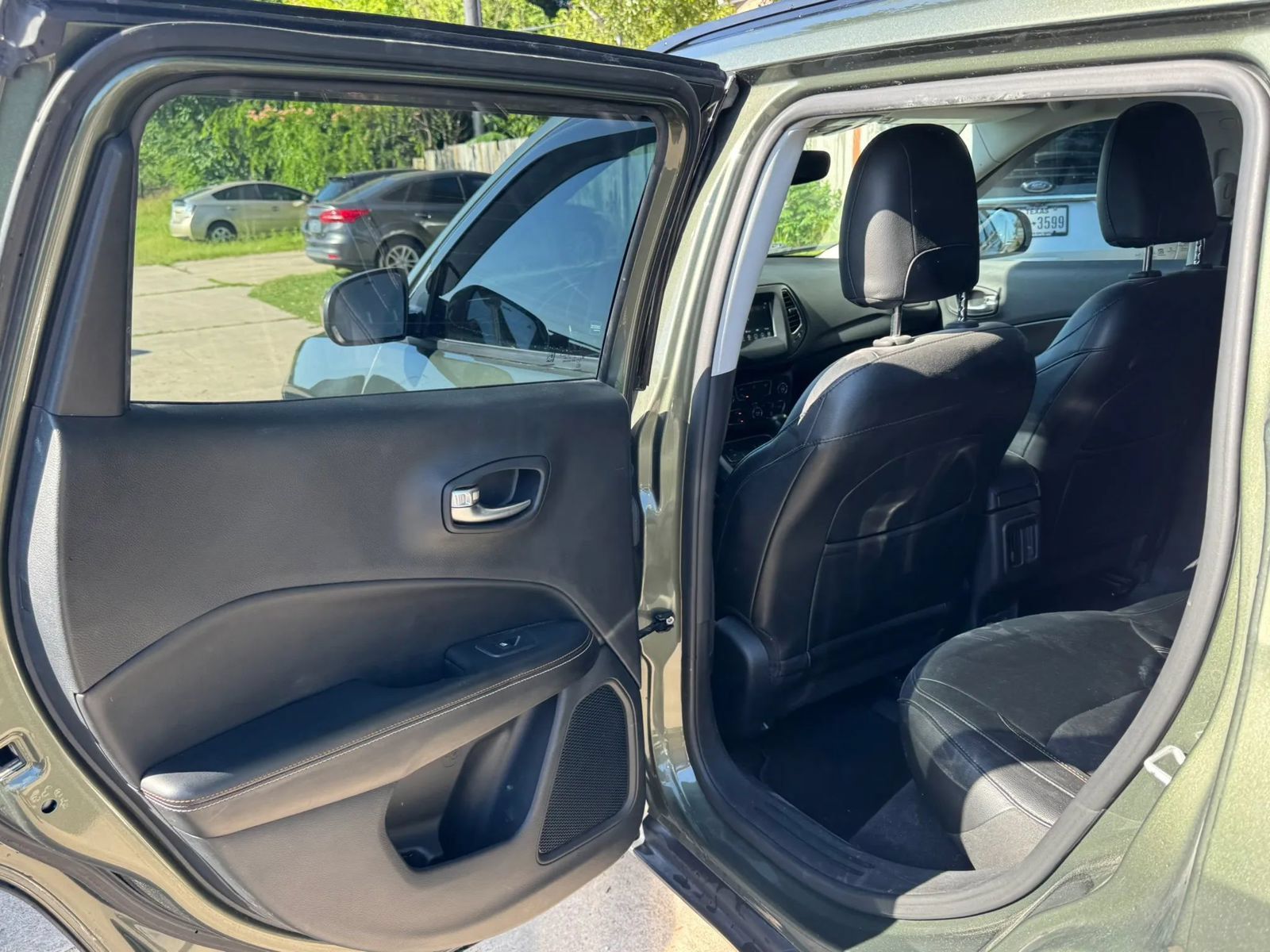 Used 2020 Jeep Compass Latitude w/ Popular Equipment Group FWD image 17