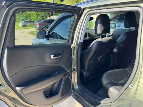Used 2020 Jeep Compass Latitude w/ Popular Equipment Group FWD image 17