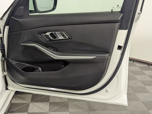 Used 2020 BMW 330i Sedan w/ Convenience Package image 47
