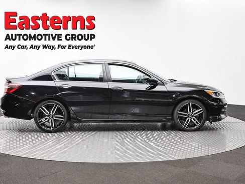 Used 2017 Honda Accord Sport Special Edition image 4