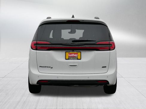 New 2026 Chrysler Pacifica Select w/ S Appearance Package image 6