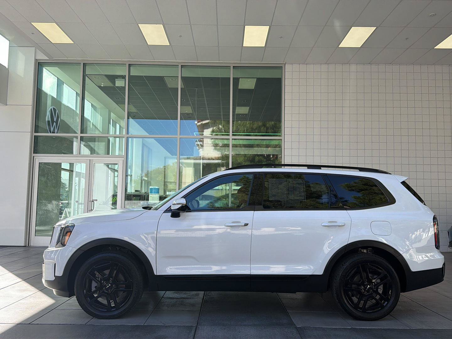 Used 2024 Kia Telluride SX Prestige X-Line AWD/4WD image 2