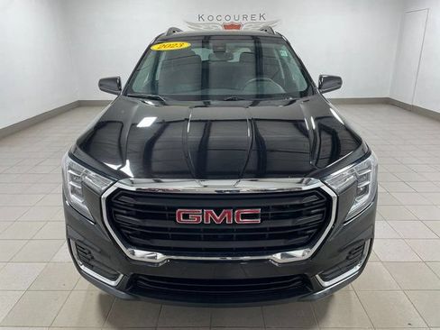Used 2023 GMC Terrain SLE w/ Driver Convenience Package AWD/4WD image 2