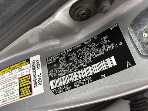 Used 2010 Toyota Sequoia Platinum image 11