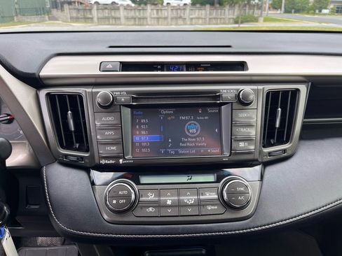 Used 2014 Toyota RAV4 XLE AWD/4WD image 17