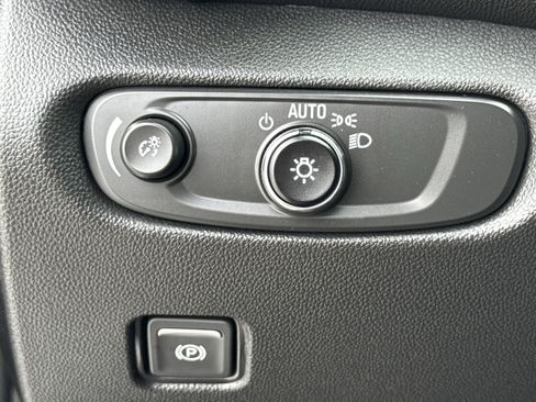 Used 2025 Chevrolet Blazer RS image 25