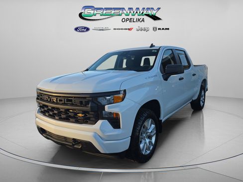 Used 2024 Chevrolet Silverado 1500 Custom image 3
