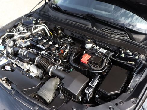 Used 2018 Honda Accord Sport image 12