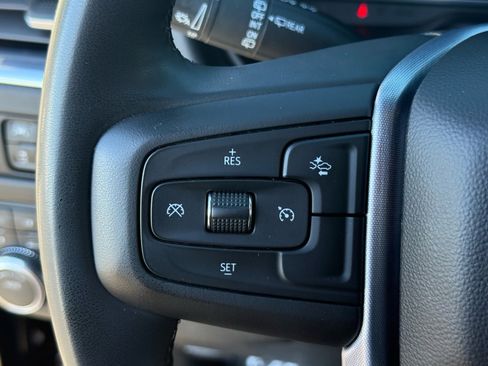 Used 2023 GMC Yukon XL SLT image 18