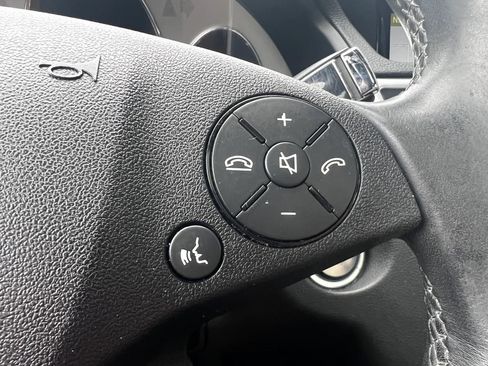 Used 2011 Mercedes-Benz E 550 Sedan image 37