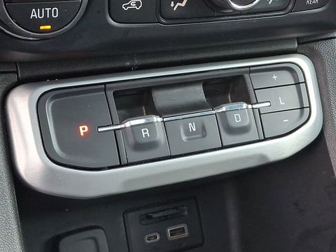 Used 2020 GMC Acadia SLT w/ LPO, Floor Liner Package image 19