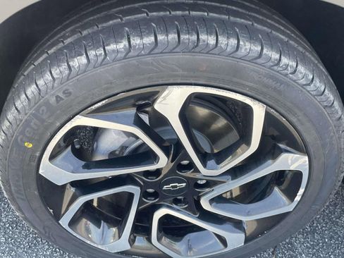 Used 2025 Chevrolet Trax RS w/ Driver Confidence Package image 10